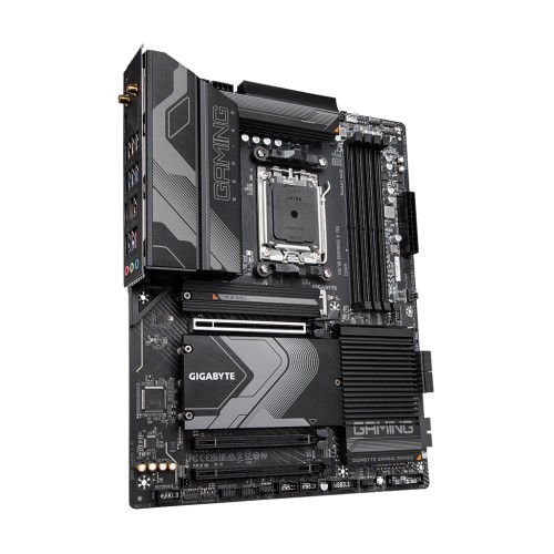 Материнська плата GIGABYTE X670 GAMING X AX