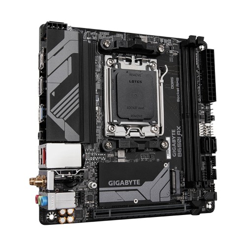 Материнська плата GIGABYTE B650I AX